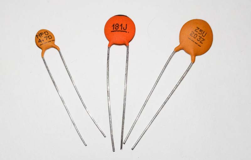 セラミックコンデンサ（ラジアル）の画像