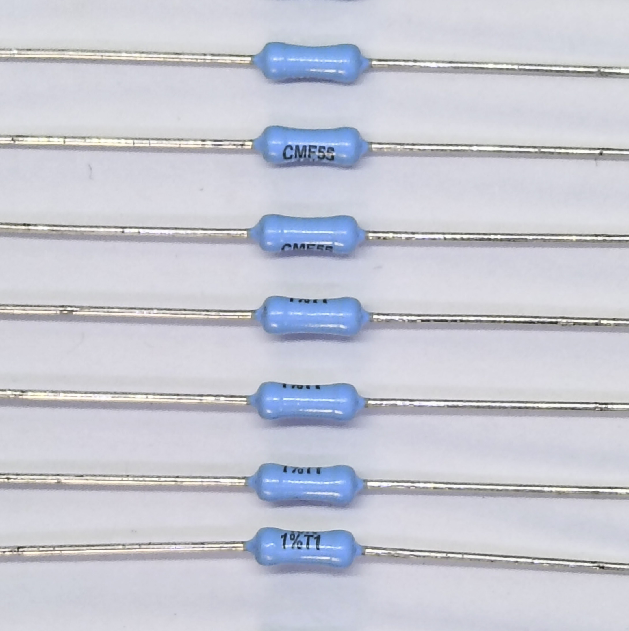 金属被膜抵抗 1/2W　Vishay Dale CMF55の画像
