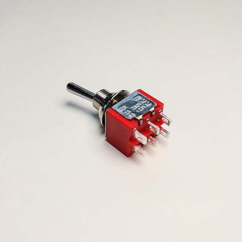 DPDT トグルスイッチ（赤）　ON-ONの画像