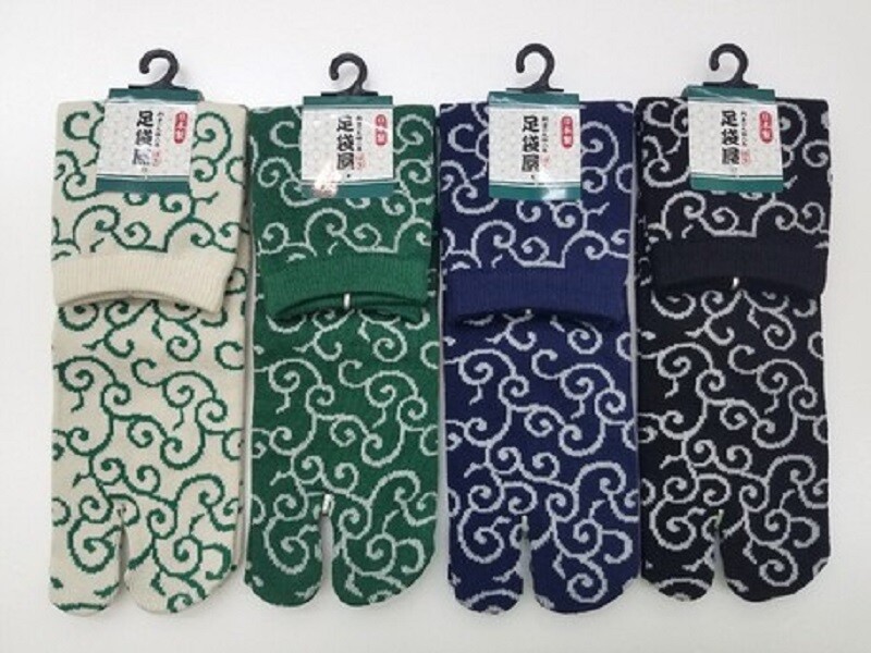 男性用足袋型クルーソックス和柄唐草の画像