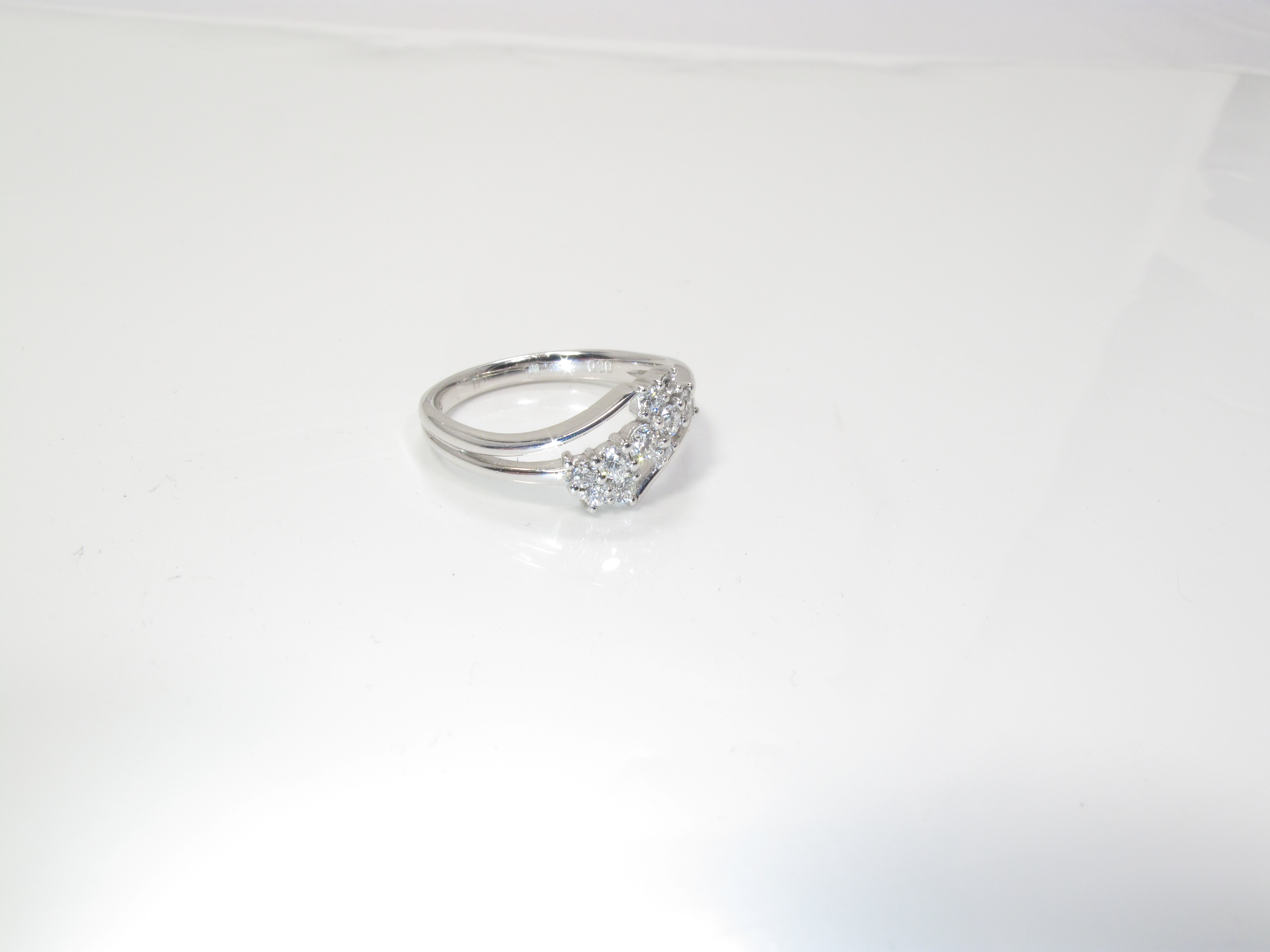 ダイアモンドの指輪/RING/ 1.018 / 0.04 ct.