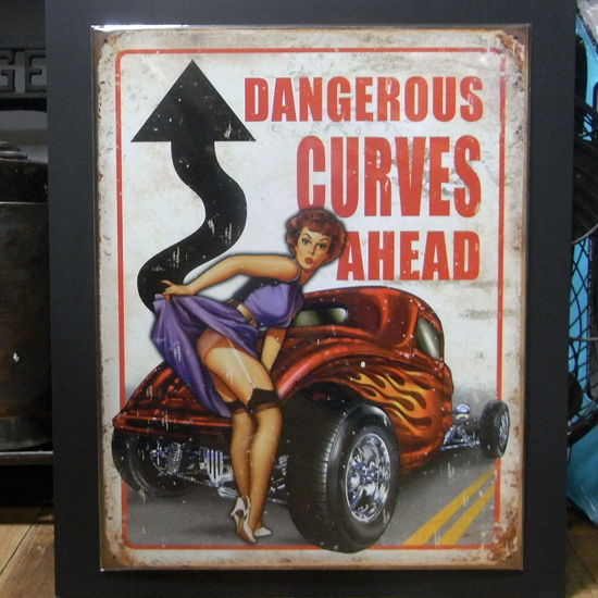 ブリキ看板【DANGEROUS CURVES AHEAD】ティンサインプレート　アメリカン雑貨の画像