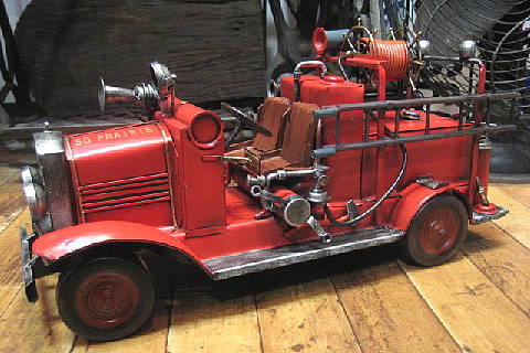 希少珍品　中国ブリキ　【電動　消防車】　※動作品 希少珍品 中国ブリキ 【電動 消防車】 ※動作品