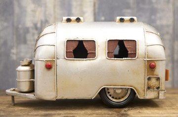 エアストリーム ブリキのおもちゃ 自動車 キャンピングトレーラー　アメリカン雑貨画像