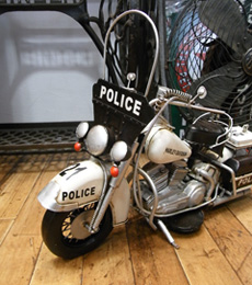 ポリスモデルオートバイ ブリキのおもちゃ ブリキ製オートバイ アメリカン雑貨画像