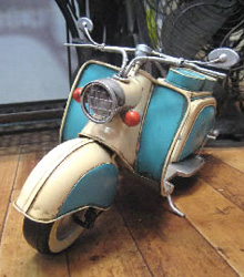 ベスパモデルスクーター【ツートン】 ブリキのおもちゃ ブリキ製オートバイ アメリカン雑貨画像