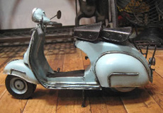 ベスパモデルスクーター【ライトブルー】 ブリキのおもちゃ ブリキ製オートバイ アメリカン雑貨画像