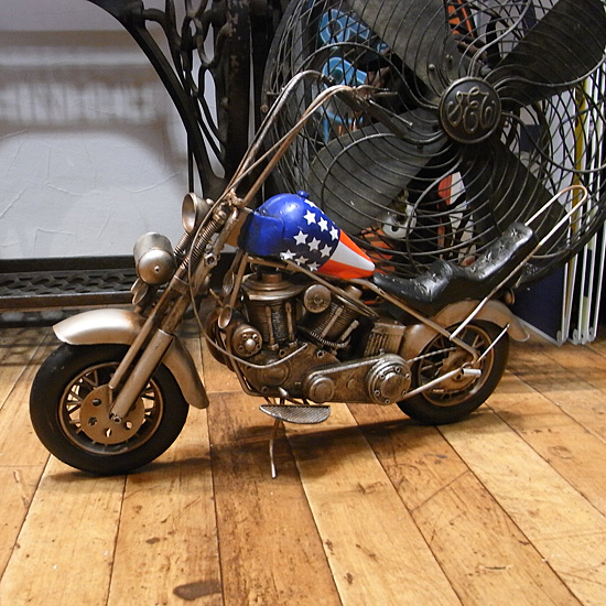 ブリキのおもちゃ チョッパーバイク イージーライダー オートバイ　アメリカン雑貨