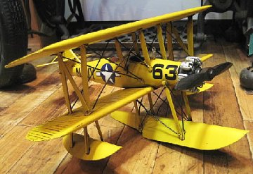 ブリキ製水上飛行機 三葉機　ブリキのおもちゃ　ブリキ製飛行機　アメリカン雑貨画像