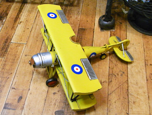 ブリキ製複葉機 ブリキのおもちゃ　ブリキ製飛行機　アメリカン雑貨画像