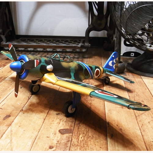 ブリキ製戦闘機【ゼロ戦モデル】 ブリキのおもちゃ　ブリキ製飛行機　アメリカン雑貨画像