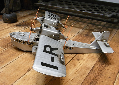水上飛行機 ブリキのおもちゃ　ブリキ製飛行機　アメリカン雑貨画像