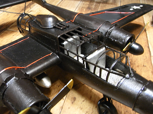 戦闘機 ブリキのおもちゃ　ブリキ製飛行機　アメリカン雑貨画像