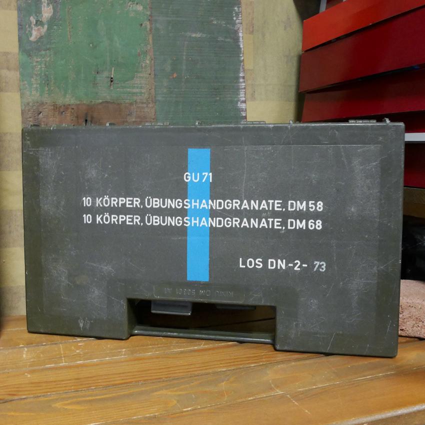  ドイツ軍 グレネードケース プラスチック ミリタリー 手榴弾 収納ボックス画像