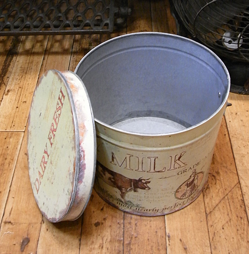 アンティークタイプブリキ缶 ストッカー 　MILK　ガーデニング雑貨　カントリー雑貨　　画像