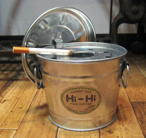 トラッシュ缶灰皿ブリキ製  卓上灰皿 アッシュトレイ　アメリカン雑貨画像