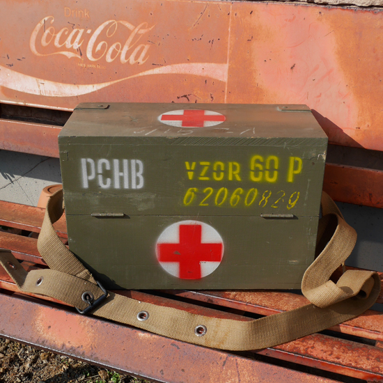 チェコ軍放出 収納木箱付き メディカル フォールディングベッド 未使用