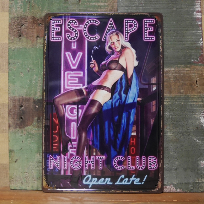 ピンナップガール アンティーク エンボスメタルプレート 【エスケープ】 ブリキ看板の画像