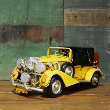 ヴィンテージカー　クラシックカーイエロー　ブリキのおもちゃ アメリカン雑貨画像