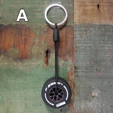 レーシングカータイヤ キーホルダー ピレリ PZERO キーリング アメリカン雑貨　の画像