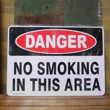 注意 禁煙エリア DANGER NO SMOKING IN THIS AREA 　プラスティックサイン看板　アメリカン雑貨画像