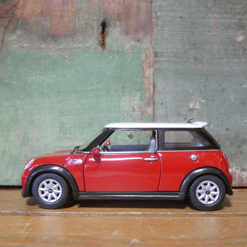 ミニクーパS 1/28 プルバックミニカー mini cooper　キンスマート アメリカン雑貨の画像
