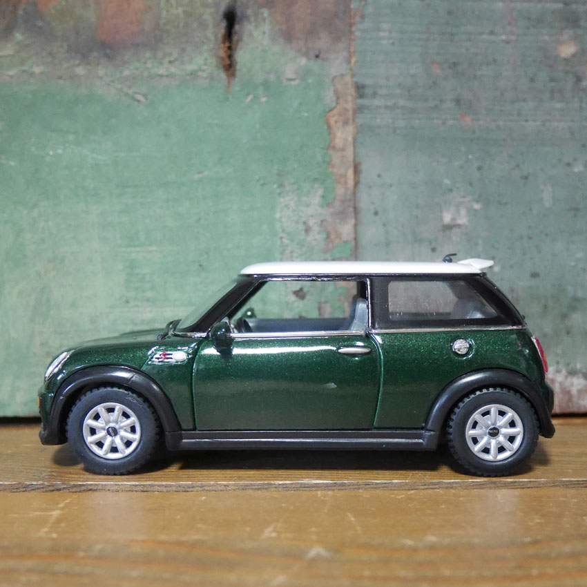 ミニクーパS 1/28 プルバックミニカー mini cooper　キンスマート アメリカン雑貨の画像