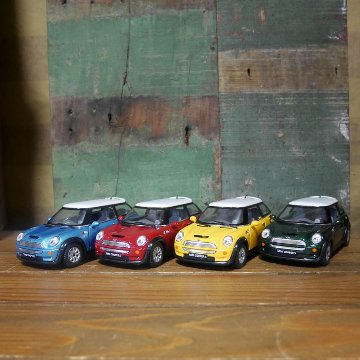 ミニクーパS 1/28 プルバックミニカー mini cooper　キンスマート アメリカン雑貨の画像