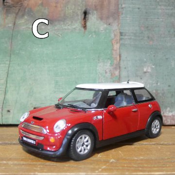 ミニクーパS 1/28 プルバックミニカー mini cooper　キンスマート アメリカン雑貨の画像