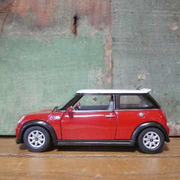 ミニクーパS 1/28 プルバックミニカー mini cooper　キンスマート アメリカン雑貨の画像