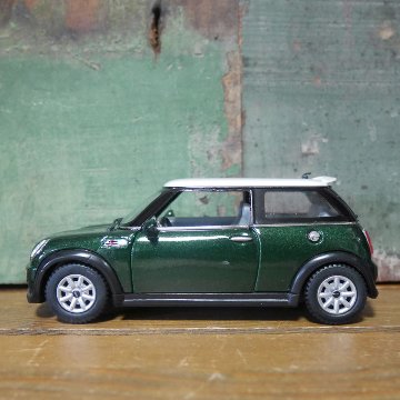 ミニクーパS 1/28 プルバックミニカー mini cooper　キンスマート アメリカン雑貨の画像