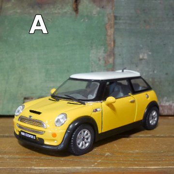 ミニクーパS 1/28 プルバックミニカー mini cooper　キンスマート アメリカン雑貨の画像