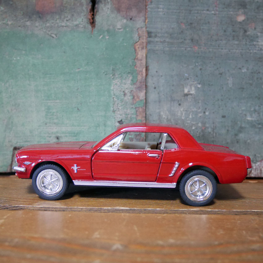 フォード マスタング 1/36 プルバックミニカー 1964 Ford Mustang　キンスマート アメリカン雑貨の画像