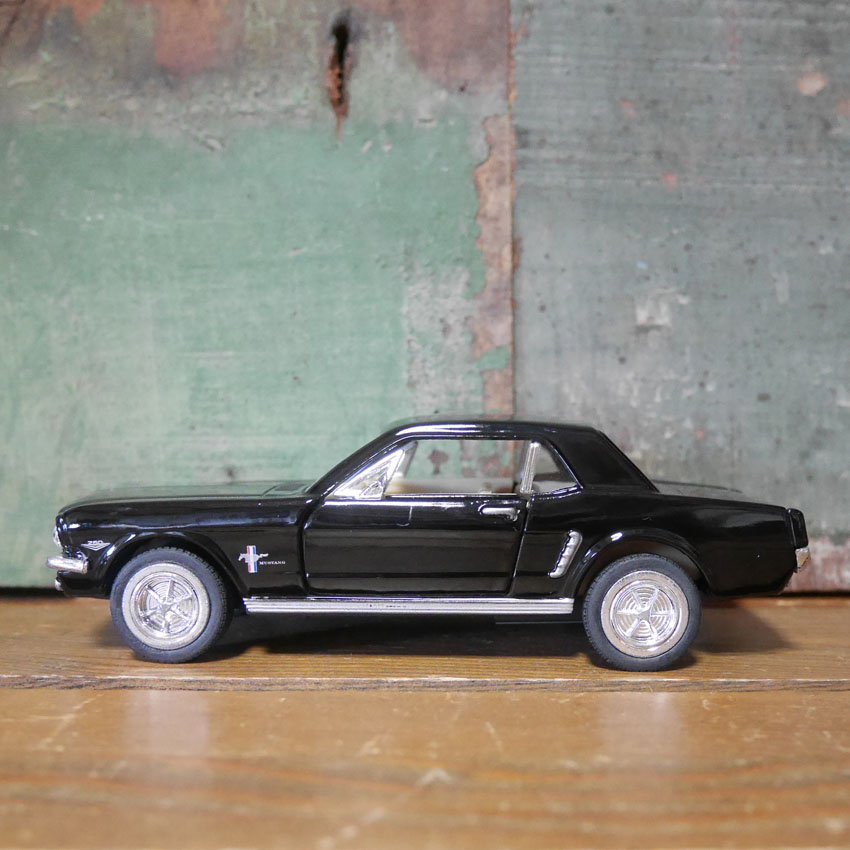 フォード マスタング 1/36 プルバックミニカー 1964 Ford Mustang　キンスマート アメリカン雑貨の画像