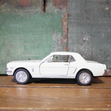 フォード マスタング 1/36 プルバックミニカー 1964 Ford Mustang　キンスマート アメリカン雑貨の画像