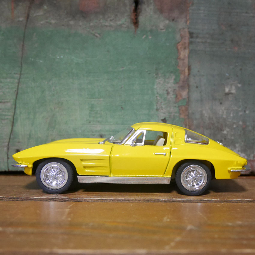 シボレー コルベット スティングレイ 1/36 プルバックミニカー 1963 Corvette Sting Ray　キンスマート アメリカン雑貨の画像