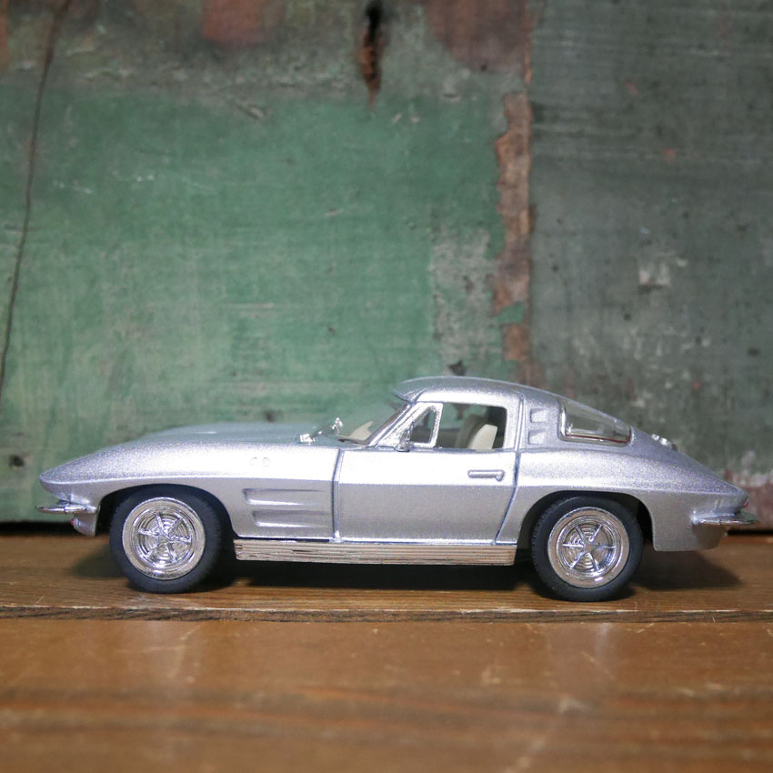 シボレー コルベット スティングレイ 1/36 プルバックミニカー 1963 Corvette Sting Ray　キンスマート アメリカン雑貨の画像
