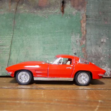 シボレー コルベット スティングレイ 1/36 プルバックミニカー 1963 Corvette Sting Ray　キンスマート アメリカン雑貨の画像