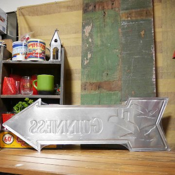 ギネスビール ダイカット エンボスメタルサイン GINNESS ARROW ビンテージ  アメリカン雑貨の画像