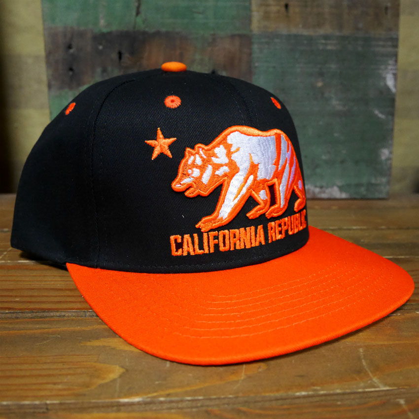 フラット バイザー キャップ CALIFORNIA REPUBLIC CALI BEAR ブラック ＆ オレンジ 帽子 アメカジ　アメリカン雑貨の画像