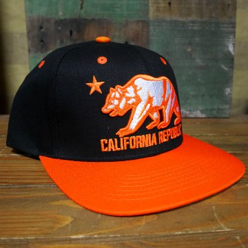 フラット バイザー キャップ CALIFORNIA REPUBLIC CALI BEAR ブラック ＆ オレンジ 帽子 アメカジ　アメリカン雑貨の画像
