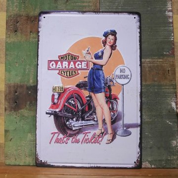 ブリキ看板 GARAGE GIRL ピンナップガール  インテリア A4サイズ エンボスティンプレート　アメリカン雑貨の画像