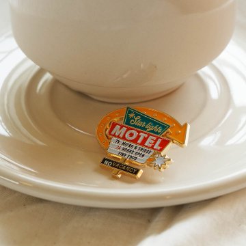 ダルトン ピンバッジ アクセサリー  ピンズ　アメリカン雑貨の画像