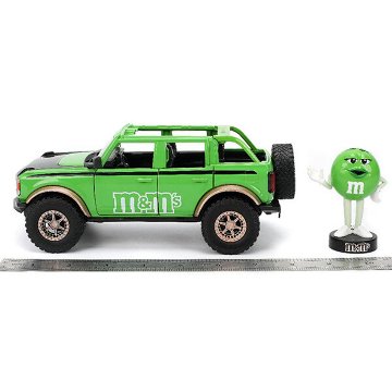 M&M'S レトロミニカー 1/24 JADA TOYS 2021 FORD BRONCO w/GREEN FIGURE エムアンドエムズ　アメリカン雑貨の画像
