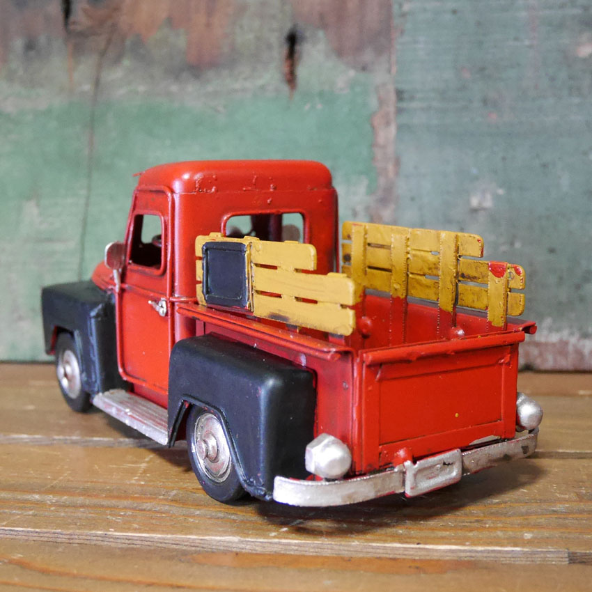 ピックアップ レッド トラック  ブリキのおもちゃ ブリキ製自動車 アメリカン雑貨の画像