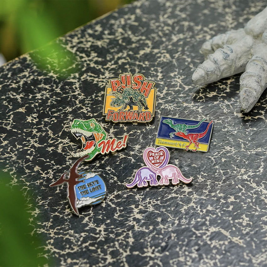 ダルトン ピンバッジ アクセサリー  ピンズ DULTON  dinosaur 恐竜　アメリカン雑貨の画像
