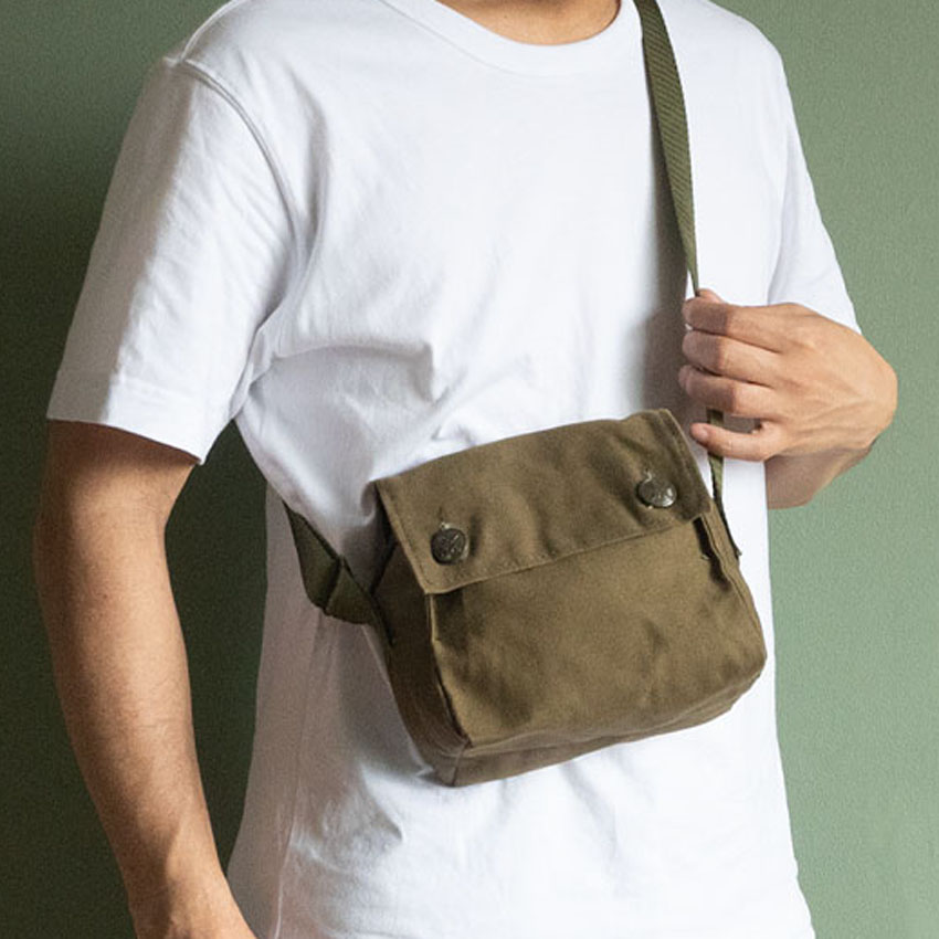 チェコ軍 キャンバス ショルダーバッグ ミリタリー 鞄 デッドストック品　アンティーク雑貨の画像