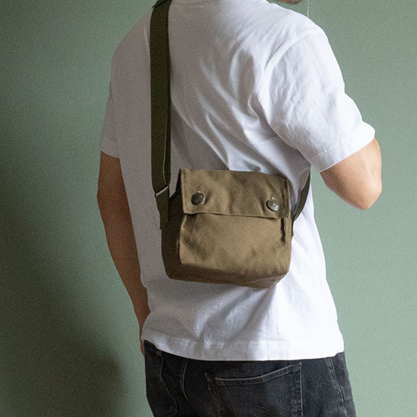 チェコ軍 キャンバス ショルダーバッグ ミリタリー 鞄 デッドストック品　アンティーク雑貨の画像