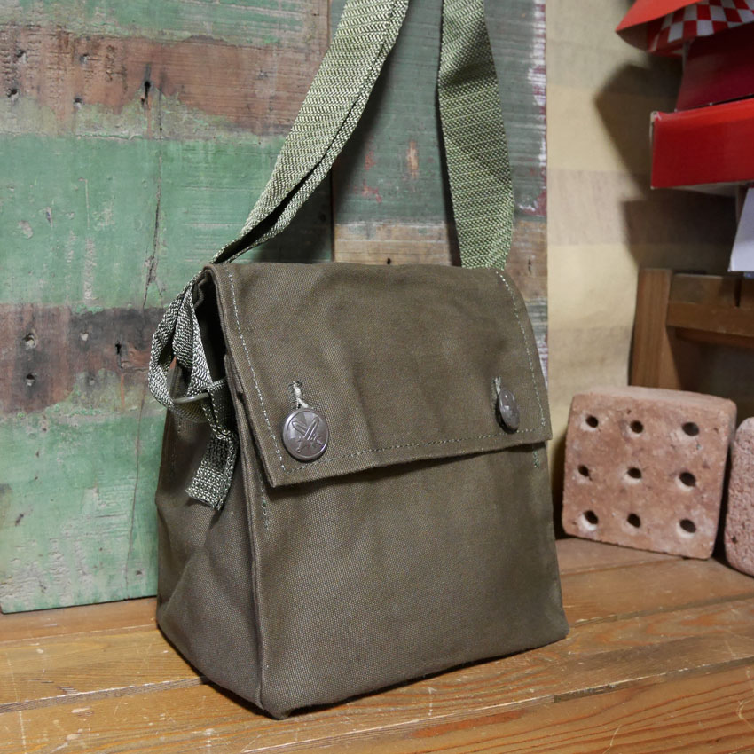 チェコ軍 キャンバス ショルダーバッグ ミリタリー 鞄 デッドストック品　アンティーク雑貨の画像