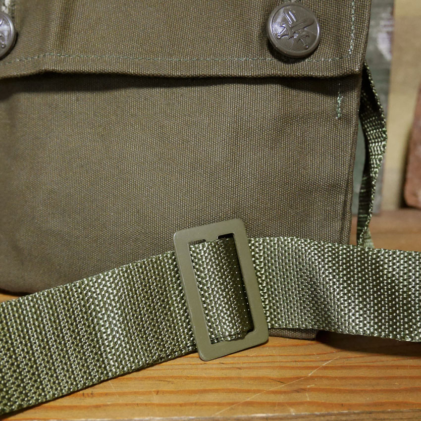 チェコ軍 キャンバス ショルダーバッグ ミリタリー 鞄 デッドストック品　アンティーク雑貨の画像